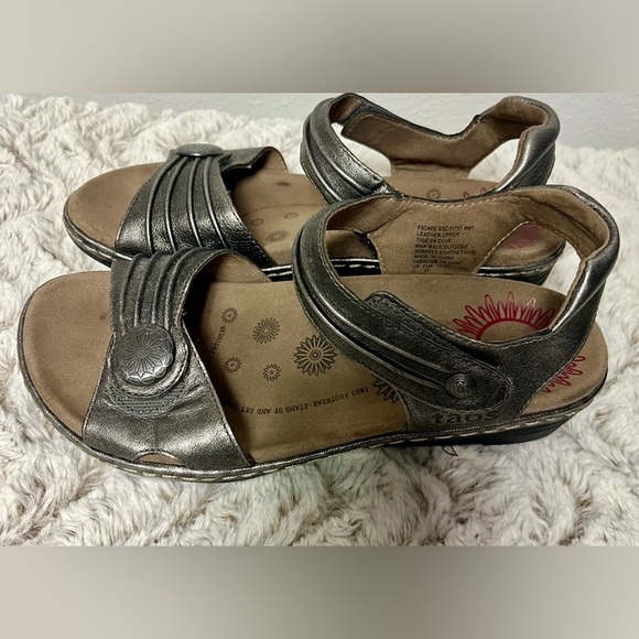 Taos Escape Walking Leather Sandal
Pewter Color
Women’s Size 7 - Picture 4 of 8